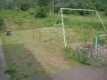 ブランコが設置された児童遊園の写真