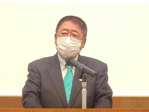 宮古港クルーズ船おもてなし本部会議でマイクの前に座りマスクをしている市長を正面から写した写真