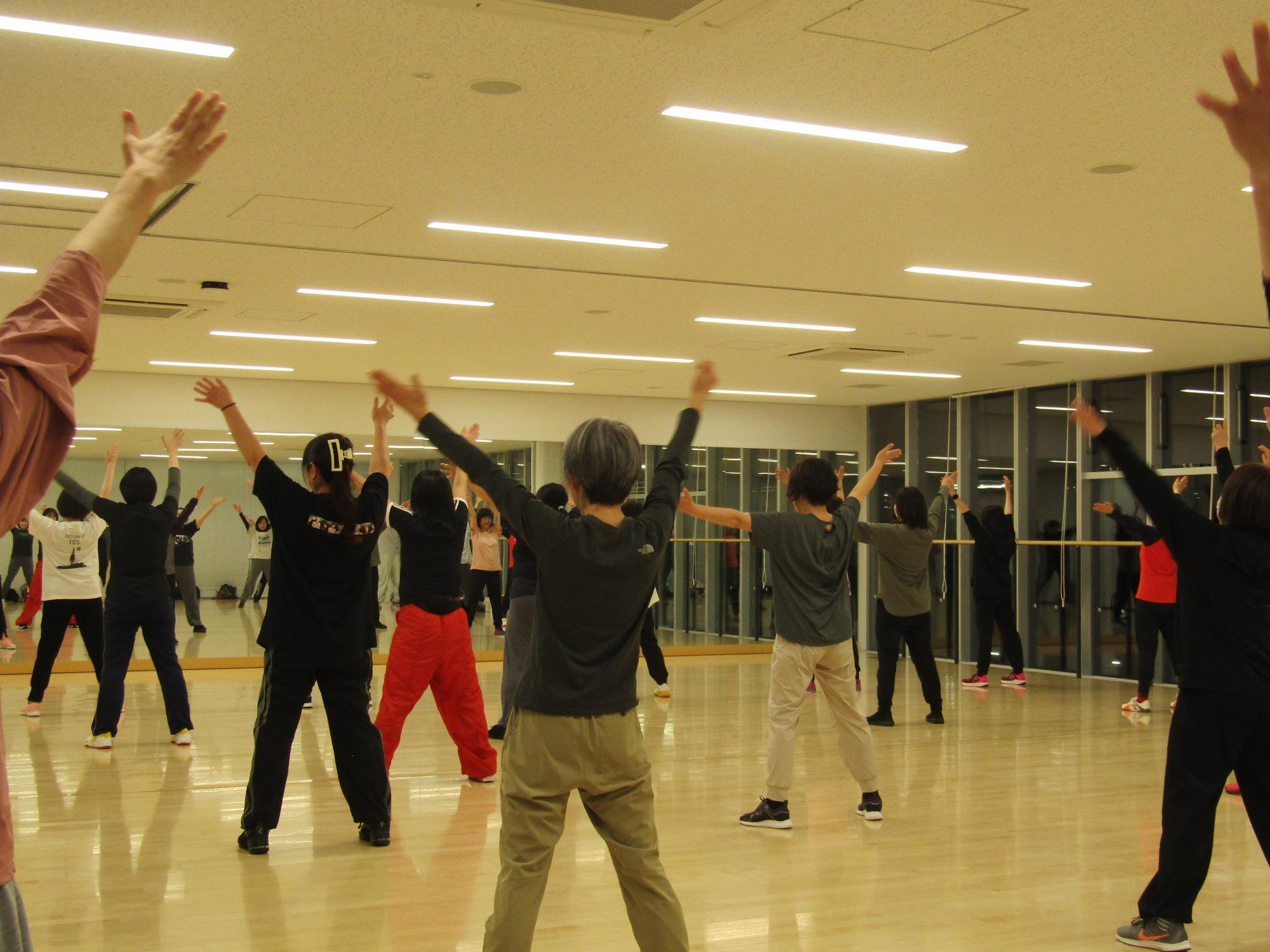 ZUMBAエクササイズ講座の様子
