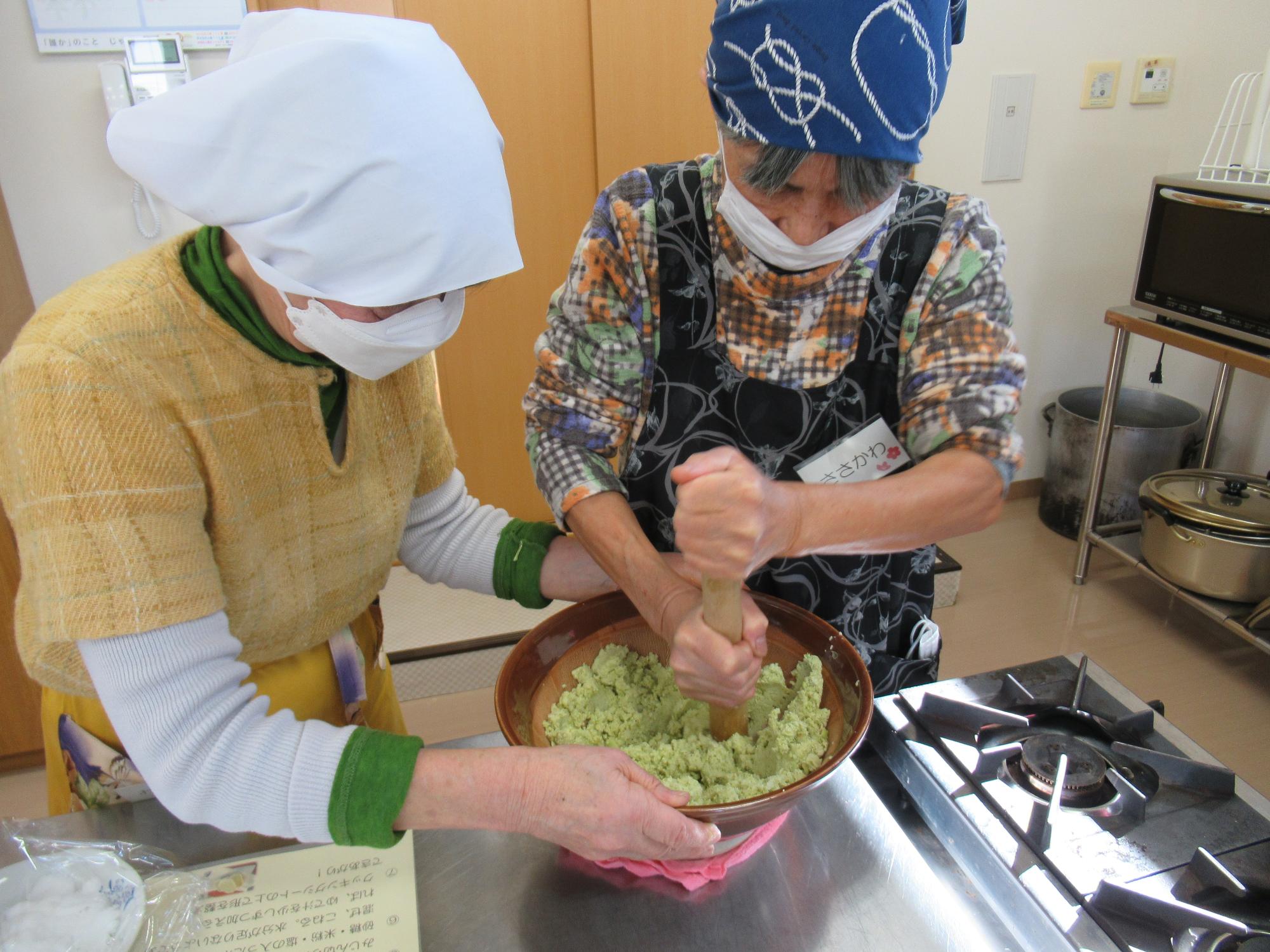 豆すっとぎ作りの様子