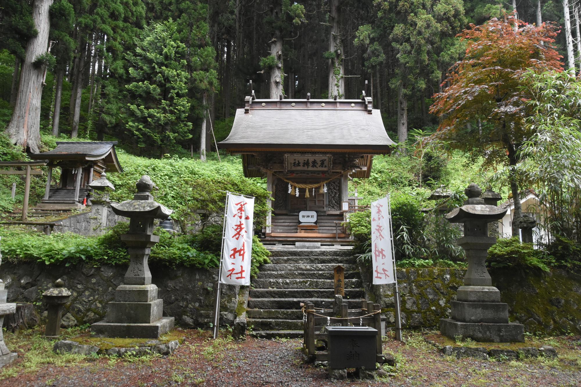 黒森神社本殿