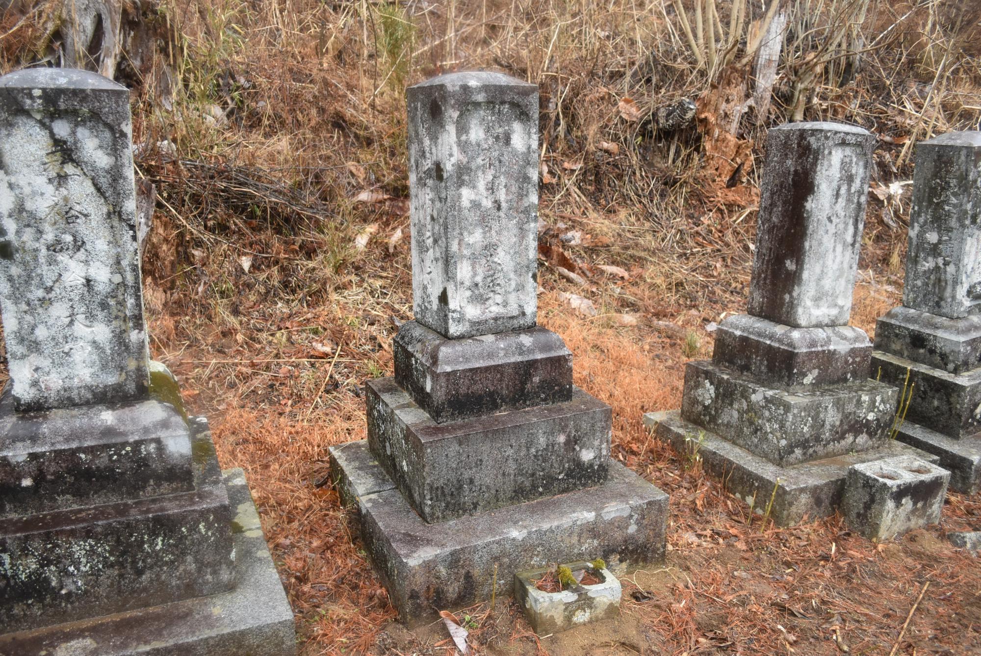 盛合魯斎の墓