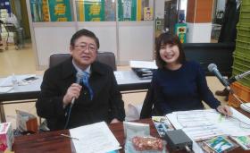 市長と甲斐谷望アナウンサーが並んで撮影した写真